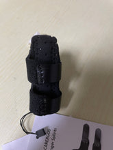 Load image into Gallery viewer, CARERGOS Trigger Finger Splints